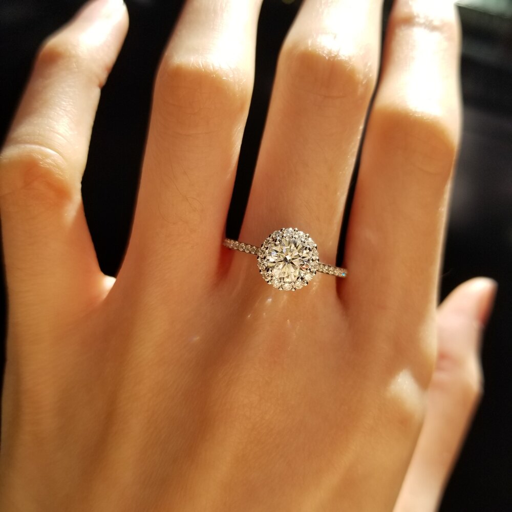 0.80 CT Round Shaped Moissanite Halo Engagement Ring