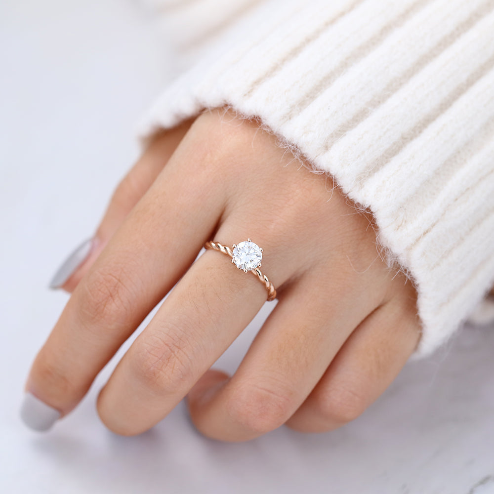 0.88 CT Round Shaped Moissanite Solitaire Engagement Ring