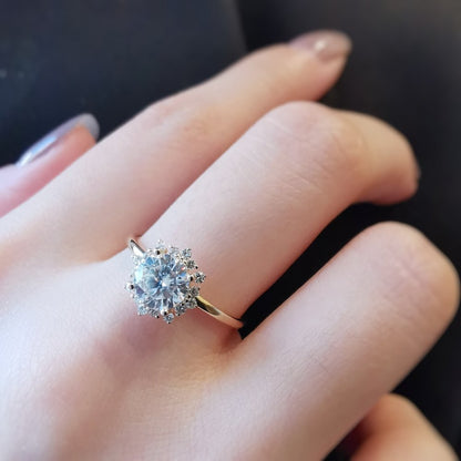 0.80 CT Round Shaped Cluster Halo Engagement Ring