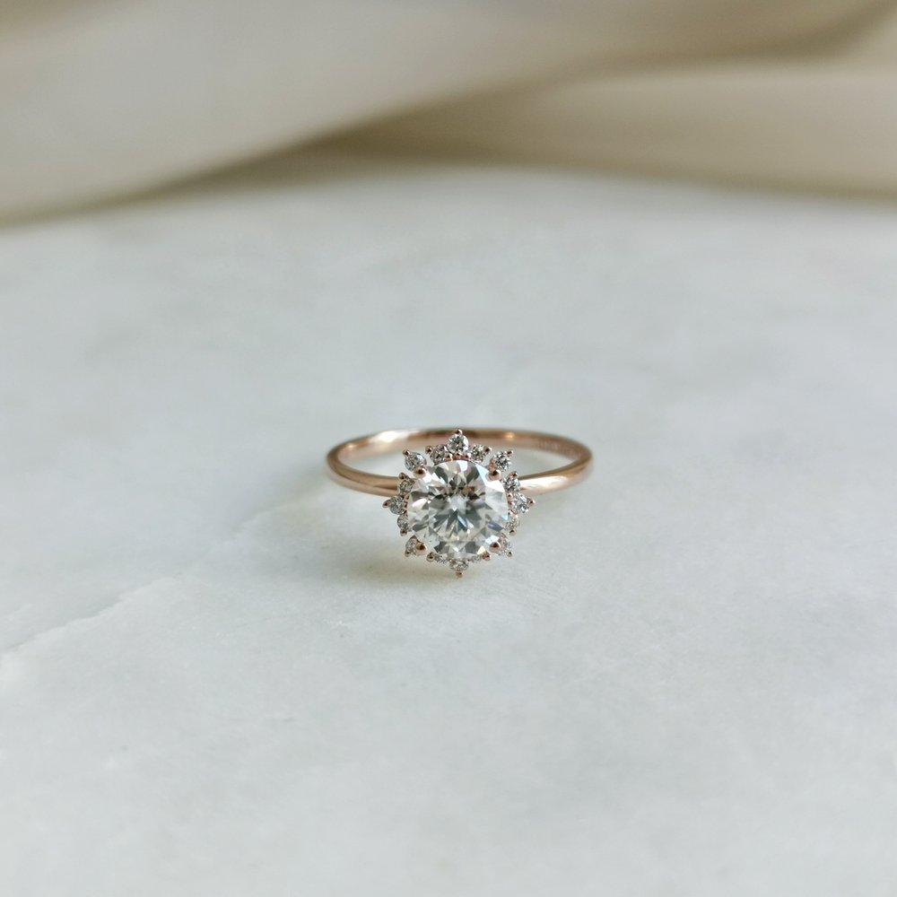 0.80 CT Round Shaped Cluster Halo Engagement Ring