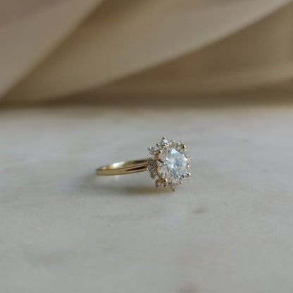 0.80 CT Round Shaped Cluster Halo Engagement Ring