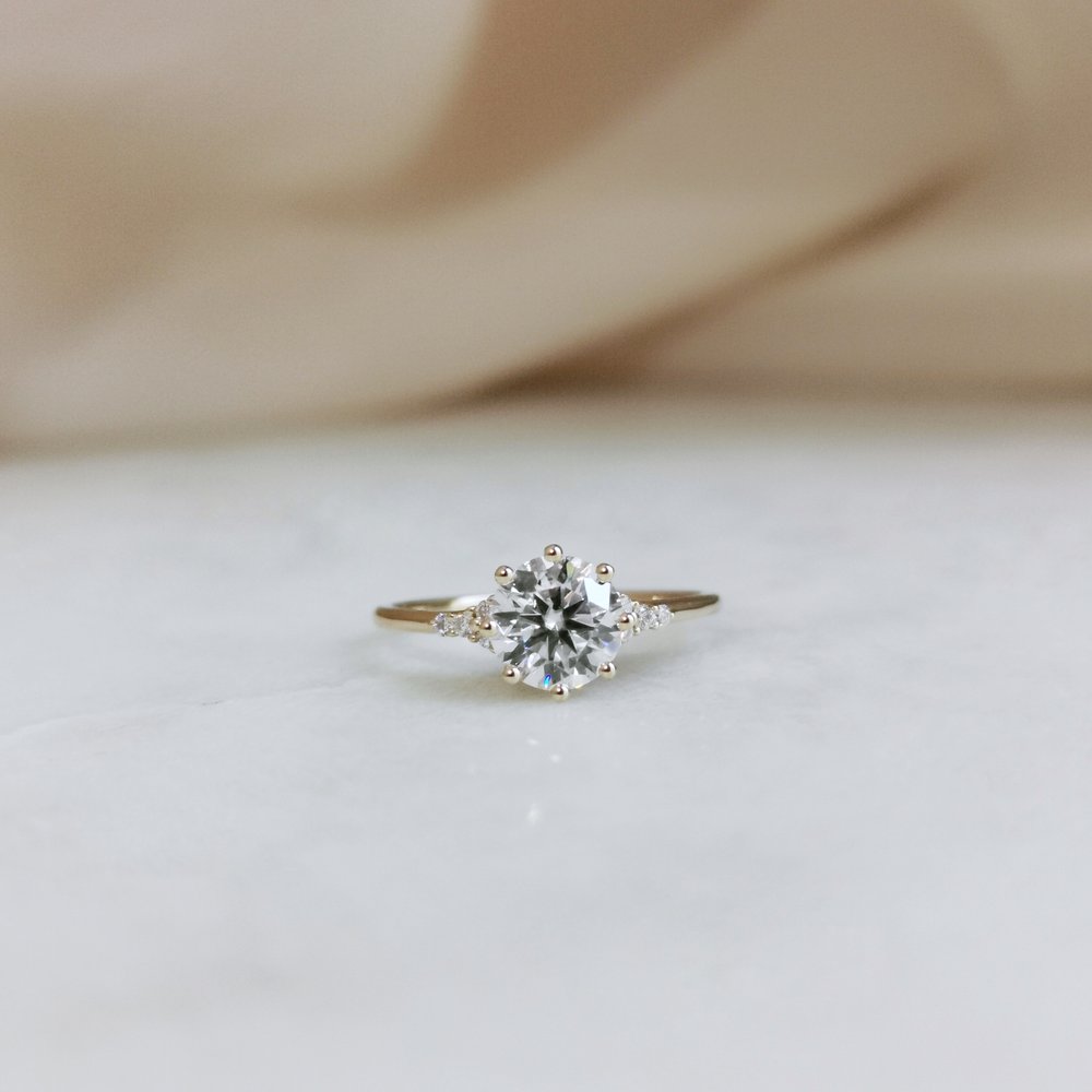 1.0 CT Round Shaped Moissanite Cluster Engagement Ring