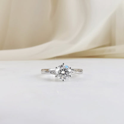 0.80 CT Round Shaped Moissanite Solitaire Engagement Ring