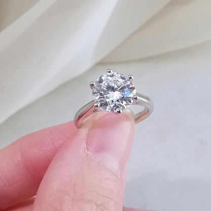 2.50 CT Round Shaped Moissanite Solitaire Engagement Ring